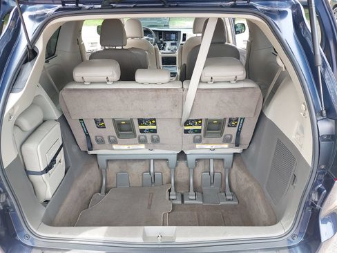 Used 2018 Toyota Sienna XLE Premium FWD image 14