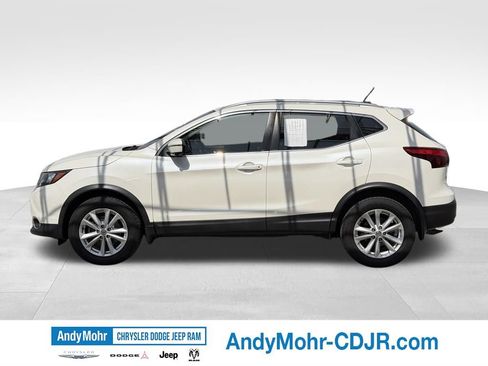 Used 2017 Nissan Rogue Sport SV w/ SV Premium Package AWD/4WD image 4