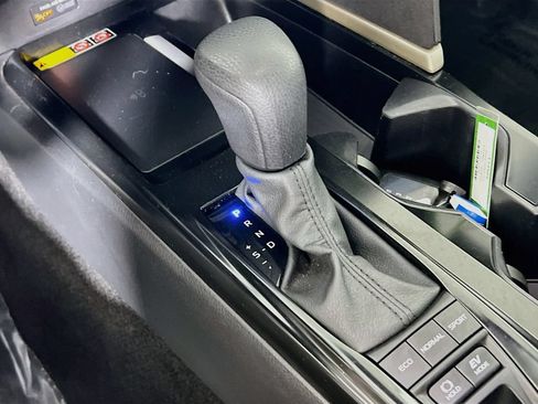 Used 2025 Toyota Camry LE FWD image 15