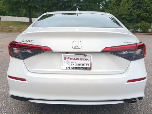 Used 2023 Honda Civic Sport image 5