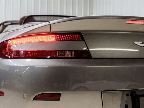 Used 2008 Aston Martin V8 Vantage Roadster RWD image 9
