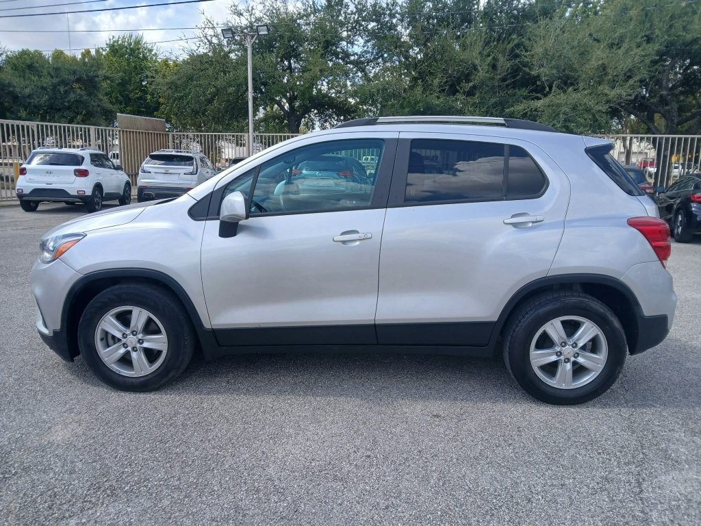 Used 2021 Chevrolet Trax LT w/ LT Convenience Package FWD image 8