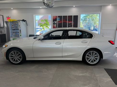 Used 2024 BMW 330i Sedan w/ Convenience Package RWD image 4