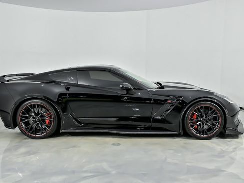 Used 2019 Chevrolet Corvette Z06 RWD image 14