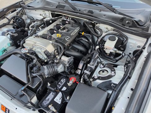 Used 2016 MAZDA MX-5 Miata Club RWD image 21