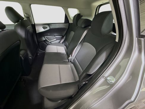 Used 2025 Kia Soul LX w/ LX Technology Package image 24