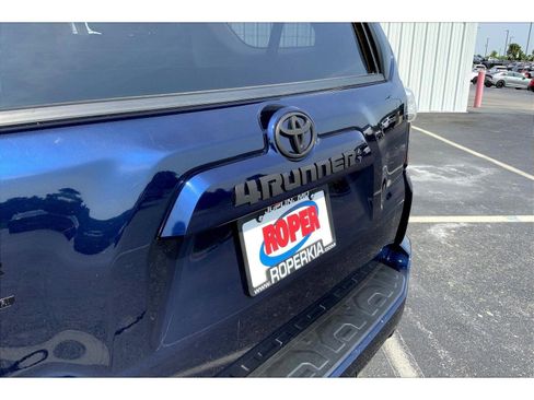 Used 2020 Toyota 4Runner SR5 Premium image 30