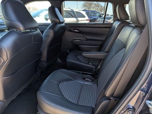 Used 2024 Toyota Highlander XSE image 29