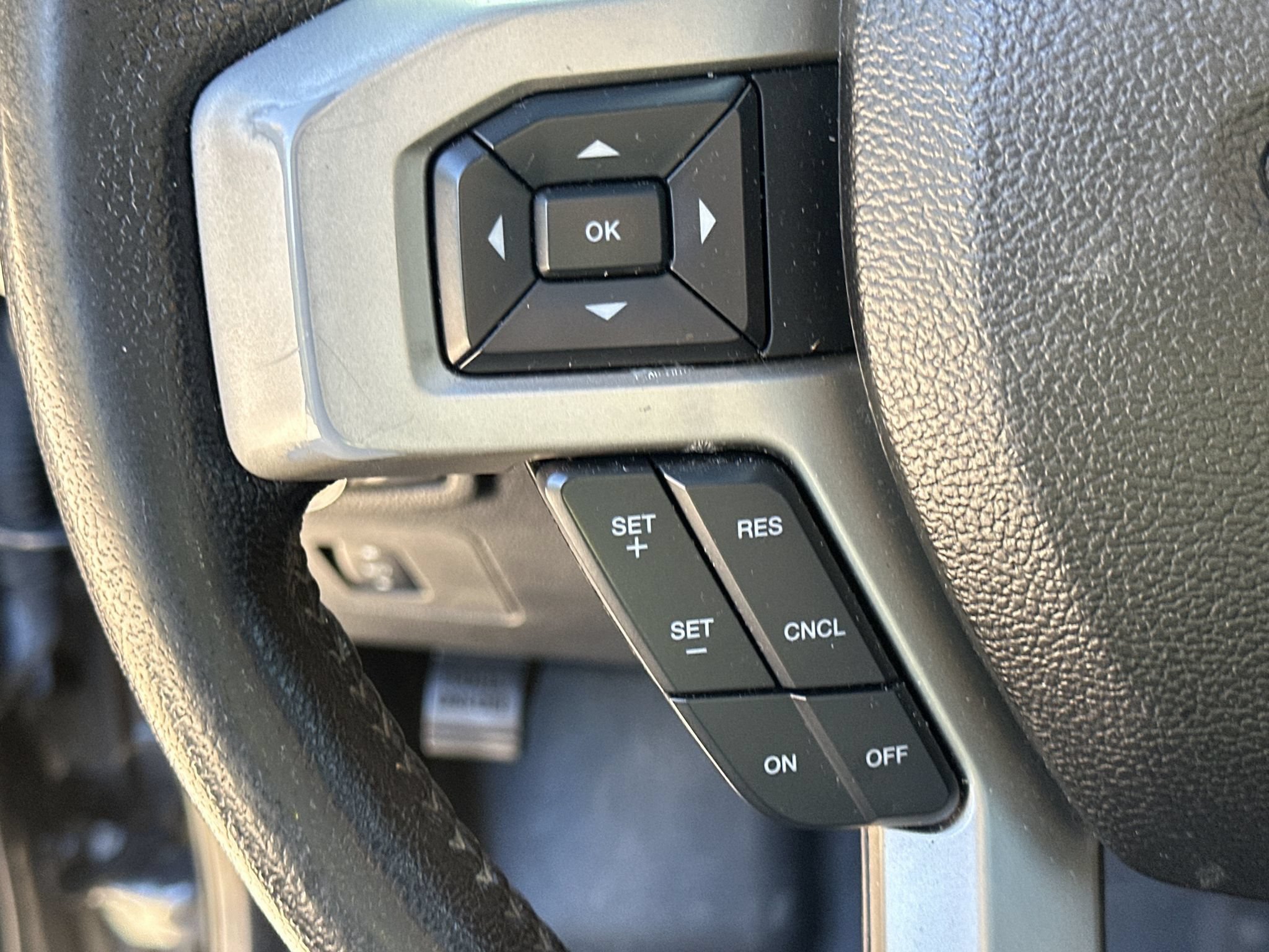 Used 2016 Ford F150 Lariat w/ Equipment Group 502A Luxury AWD/4WD image 2