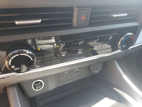 Used 2023 Nissan Rogue S FWD image 22