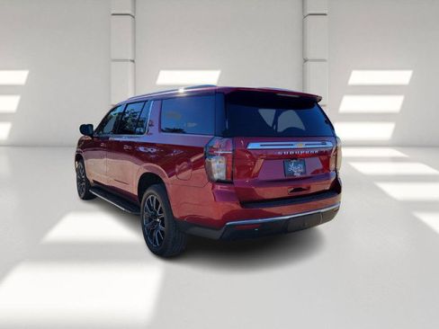 Used 2021 Chevrolet Suburban LT w/ LT Signature Package image 5