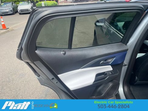 Used 2025 Chevrolet Equinox EV LT FWD image 36