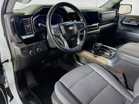 Used 2023 Chevrolet Silverado 1500 LT image 7