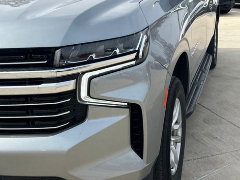 Used 2024 Chevrolet Suburban LT image 4