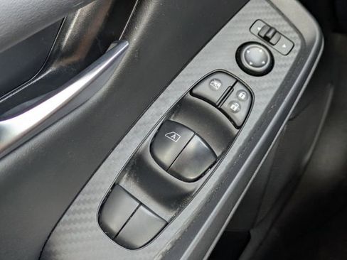 Used 2025 Nissan Sentra SV FWD image 21
