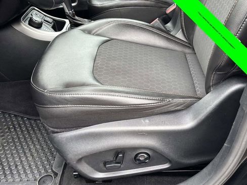 Used 2018 Jeep Compass Latitude w/ Cold Weather Group image 5