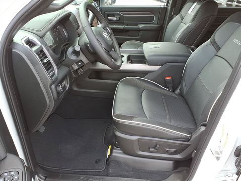 New 2026 RAM 2500 Laramie AWD/4WD image 14