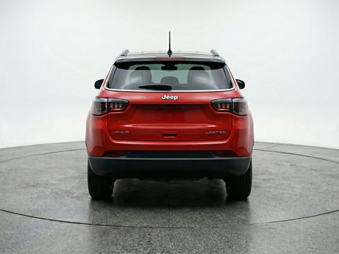 Used 2025 Jeep Compass Limited AWD/4WD image 7