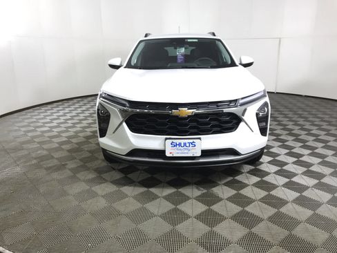 New 2026 Chevrolet Trax LT image 2