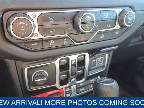 Used 2024 Jeep Gladiator Rubicon image 19