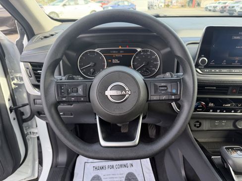 Used 2024 Nissan Rogue SV image 17