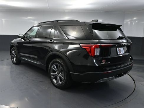 Used 2025 Ford Explorer Active w/ Active Comfort Package AWD/4WD image 7