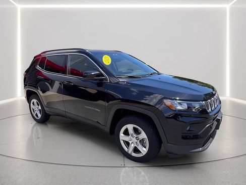 Used 2023 Jeep Compass Latitude w/ Convenience Group AWD/4WD image 26