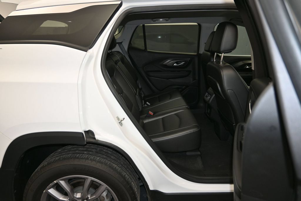 Used 2024 GMC Terrain SLT AWD/4WD image 25