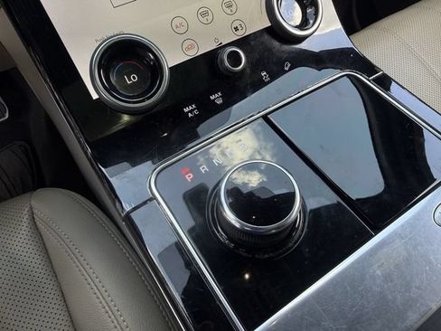 Used 2019 Land Rover Range Rover Velar R-Dynamic SE AWD/4WD image 19