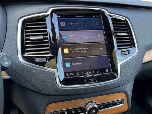 Used 2025 Volvo XC90 B5 Plus w/ Protection Package Premier image 36