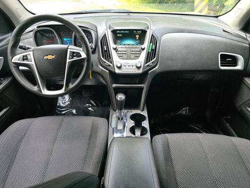 Used 2017 Chevrolet Equinox LT FWD image 16