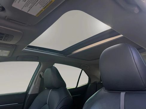 Used 2019 Toyota Camry XSE FWD image 17