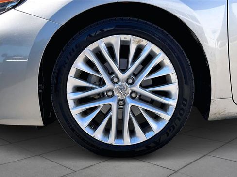 Used 2016 Lexus ES 350 w/ Luxury Package w/Wood Trim image 11