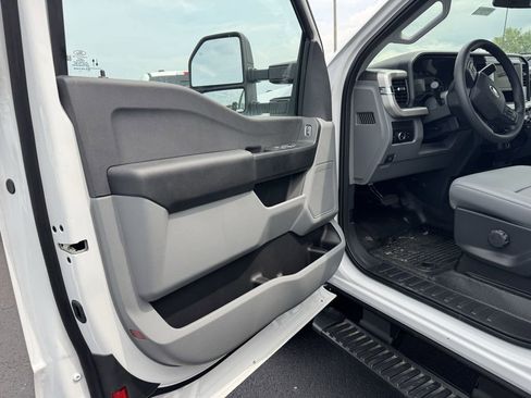 New 2025 Ford F350 XL w/ XL Chrome Package image 6