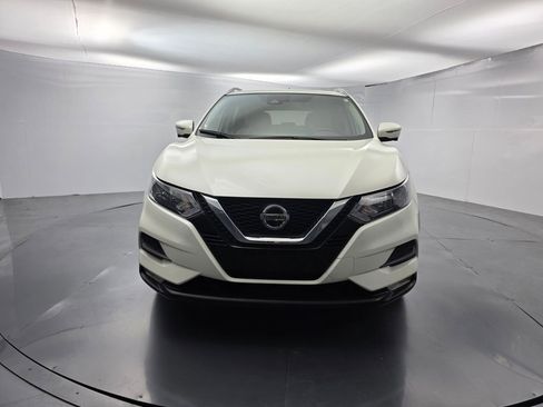 Used 2020 Nissan Rogue Sport SV w/ Technology Package image 2
