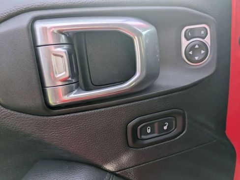 Used 2021 Jeep Wrangler Unlimited Sahara AWD/4WD image 14