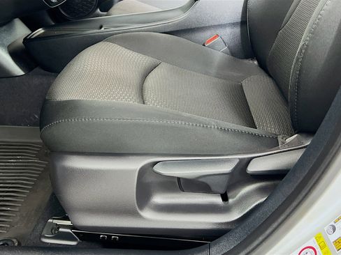 Certified 2022 Toyota Prius LE image 19