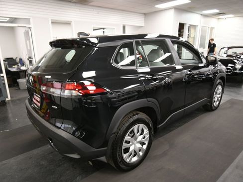 Used 2026 Toyota Corolla Cross L AWD/4WD image 40