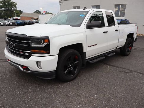 Used 2019 Chevrolet Silverado 1500 LT w/ All Star Edition AWD/4WD image 2
