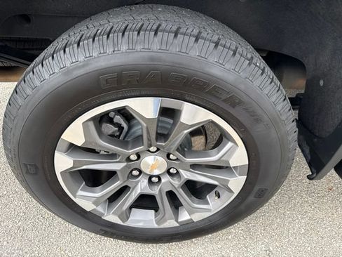 Used 2025 Chevrolet Silverado 1500 High Country RWD image 9