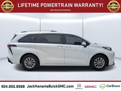 Used 2022 Toyota Sienna XLE