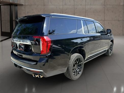 Used 2022 GMC Yukon XL Denali AWD/4WD image 3