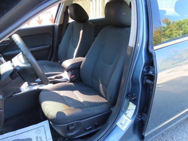 Used 2011 Ford Fusion SE FWD image 17