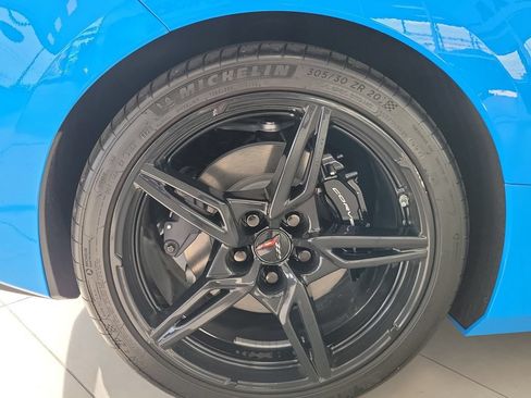 Used 2022 Chevrolet Corvette Stingray Premium Cpe w/ Battery Protection Package RWD image 9