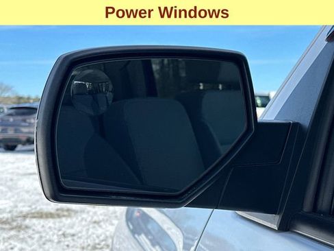 Used 2018 Chevrolet Silverado 1500 Custom w/ Custom Convenience Package image 8