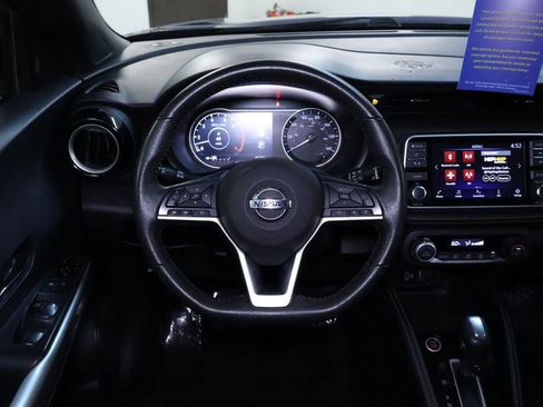 Used 2020 Nissan Kicks SR w/ Exterior Package image 17