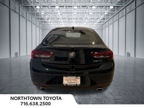 Used 2018 Buick Regal Preferred w/ Driver Confidence Package #1 FWD image 7