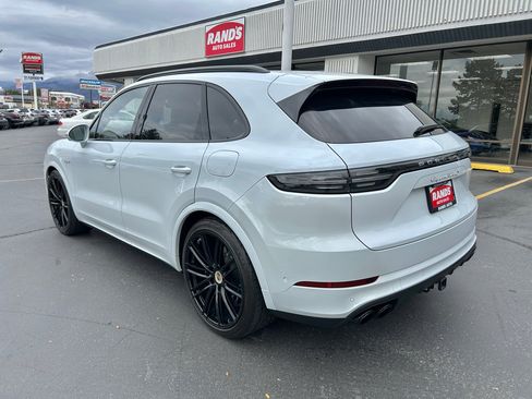 Used 2022 Porsche Cayenne Turbo S w/ Assistance Package image 12