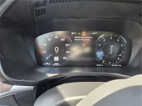 Used 2021 Volvo XC60 T5 Momentum w/ Advanced Package AWD/4WD image 17