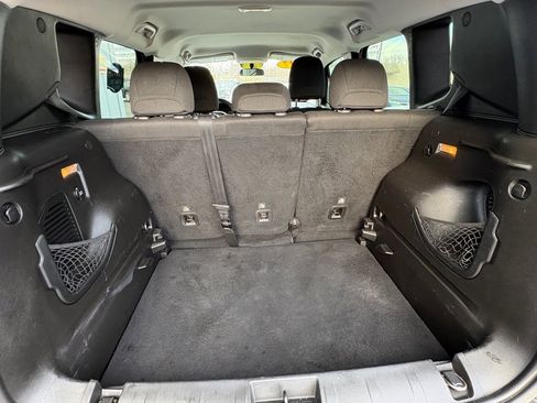 Used 2017 Jeep Renegade Sport w/ Power & Air Group image 12